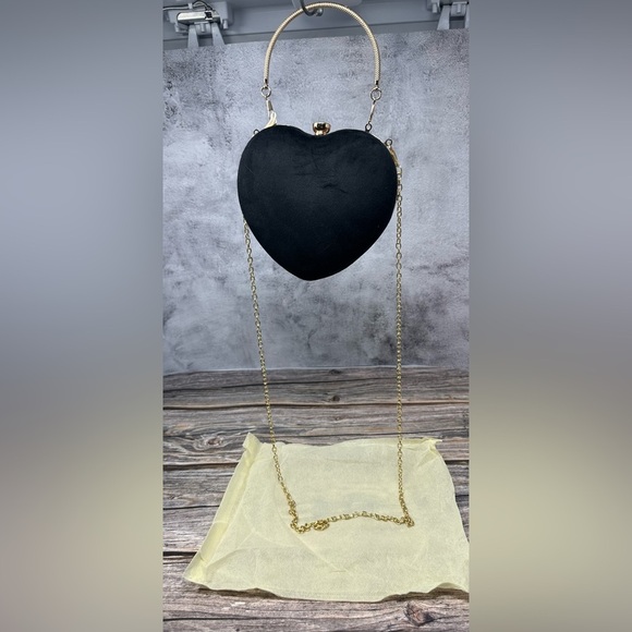 Black Heart Rhinestone Closure NWOT Clutch/Crossbody - Picture 3 of 6